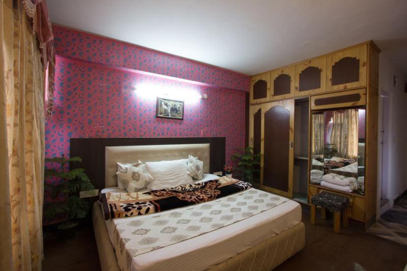 Hotel Utsav Manāli Exterior foto